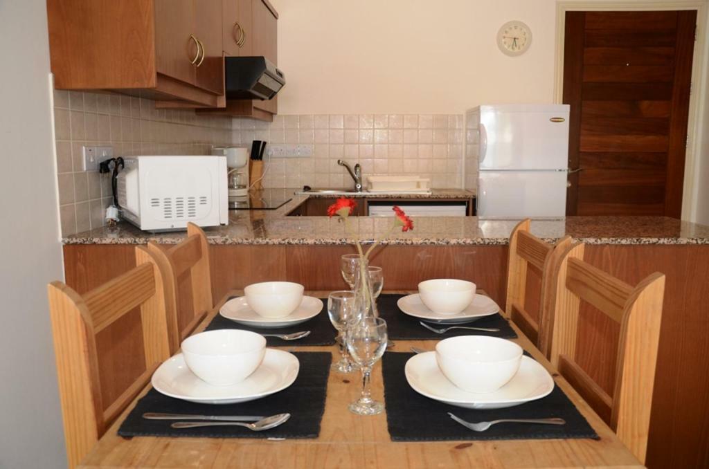 2 Bedroom Poolside Apartment E9 เปเยีย ภายนอก รูปภาพ