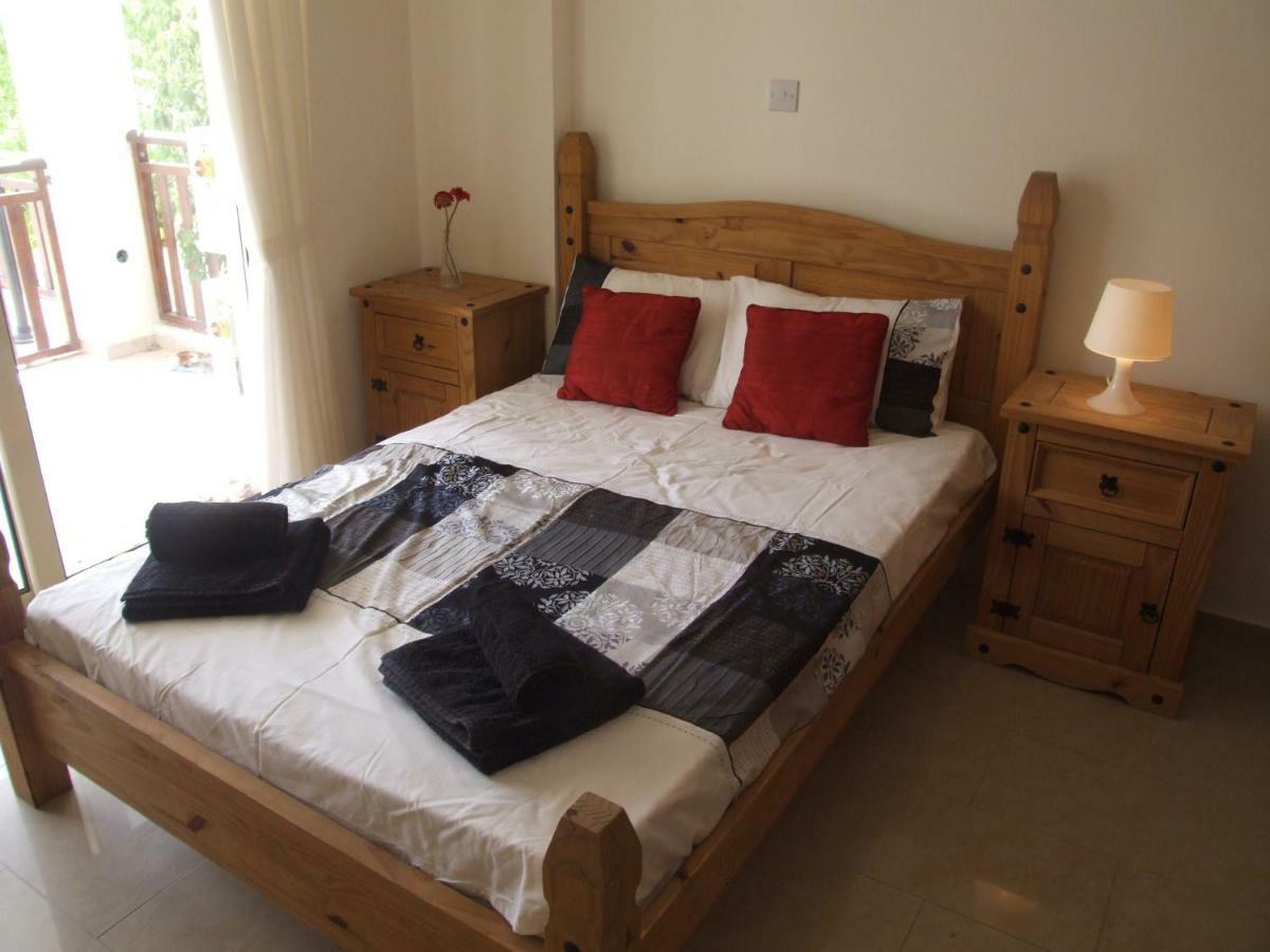 2 Bedroom Poolside Apartment E9 เปเยีย ภายนอก รูปภาพ